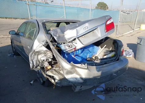 2000 Infiniti I30 Luxury/Touring z USA, uszkodzony, nr VIN JNKCA31A8YT118924